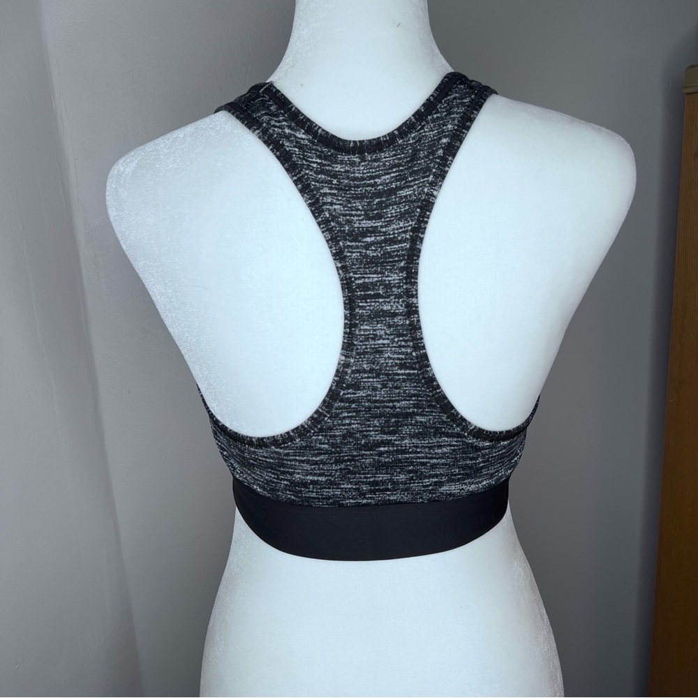 VICTORIA SPORT Grey Sports Bra Size Medium!